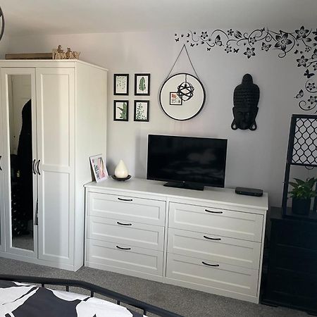 Cosy Home From Home With Private Bathroom - Free Parking Cardiff Exteriér fotografie