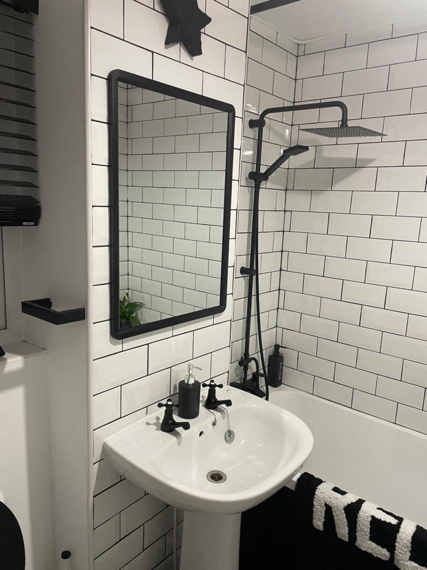 Cosy Home From Home With Private Bathroom - Free Parking Cardiff Exteriér fotografie